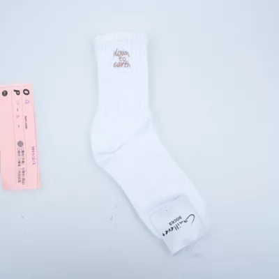 SJA 韓風 刺繡字母襪 可可色/卡其色/白色/黑色 22-25cm【佳瑪】長襪 韓國襪子 襪子 條紋 大地色系 奶茶白色